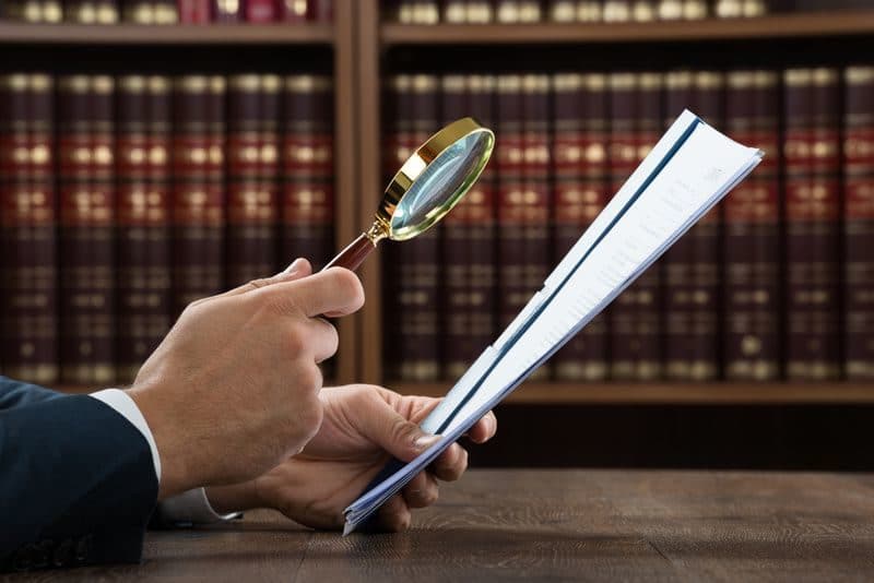 Адвокат по коммерческому и корпоративному праву в Хайфе нотариус
